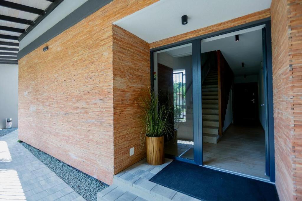 Varkapu Apartmanok 2 Гюла Екстериор снимка